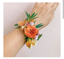 Load image into Gallery viewer, Wrist Corsage BVN