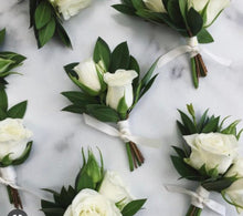 Load image into Gallery viewer, Boutonnière BVW