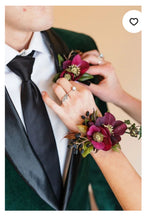 Load image into Gallery viewer, Floral Pocket Square MVHS
