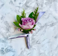 Load image into Gallery viewer, Boutonnière DHS Woco
