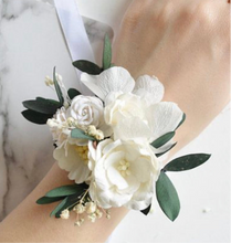 Load image into Gallery viewer, Wrist Corsage BVH Sweetheart
