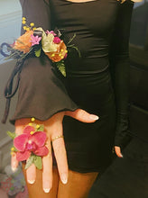 Load image into Gallery viewer, Wrist Corsage ONW PROM
