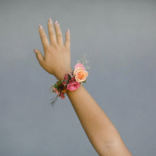 Load image into Gallery viewer, Wrist Corsage OEHS Homecoming
