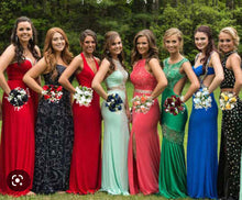 Load image into Gallery viewer, Petite bouquet OEHS Homecoming
